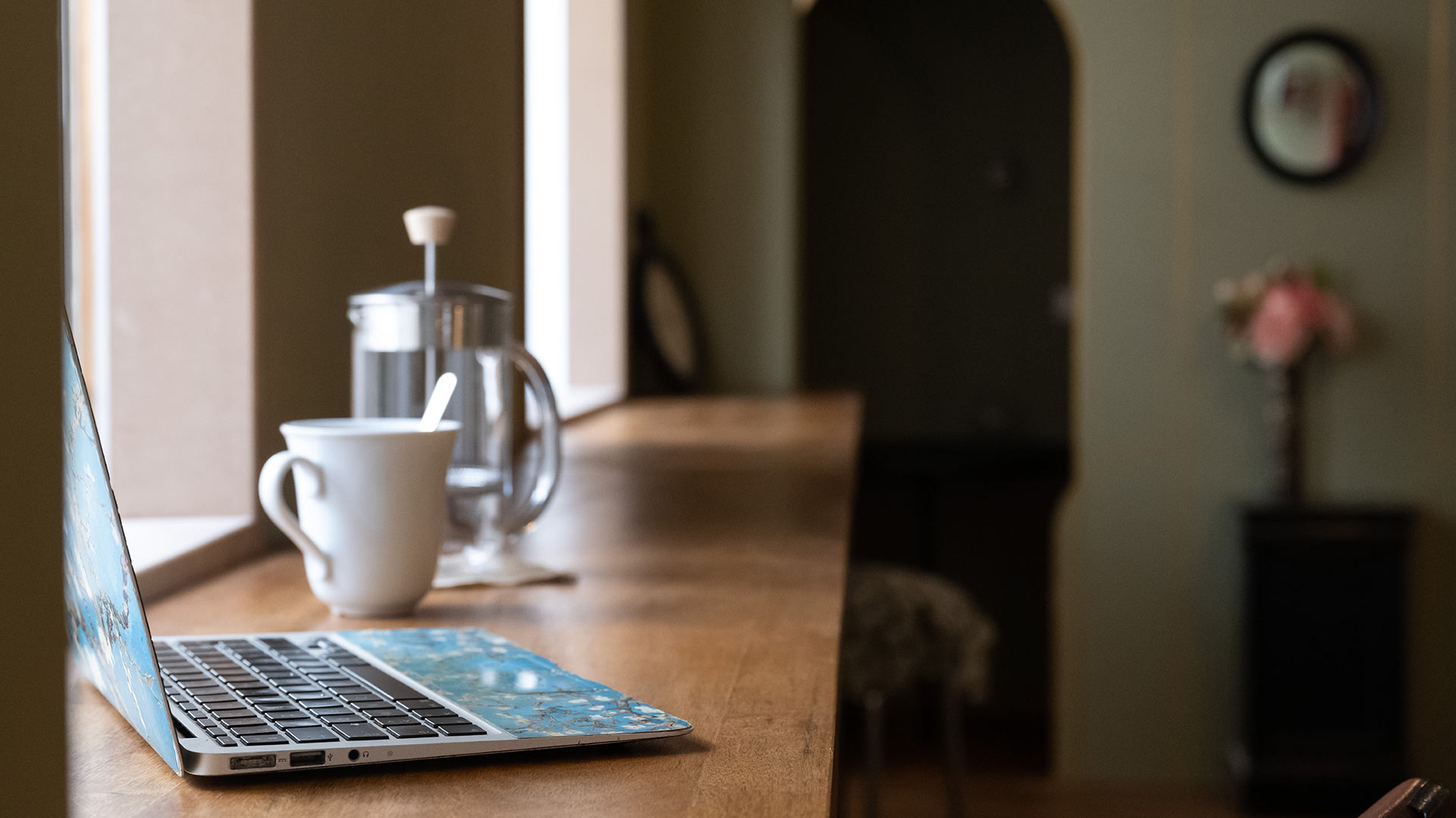 La dame qui pique - Cowork - Coin Clic - Saintes